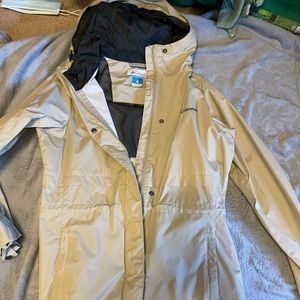 medium size columbia jacket worn once